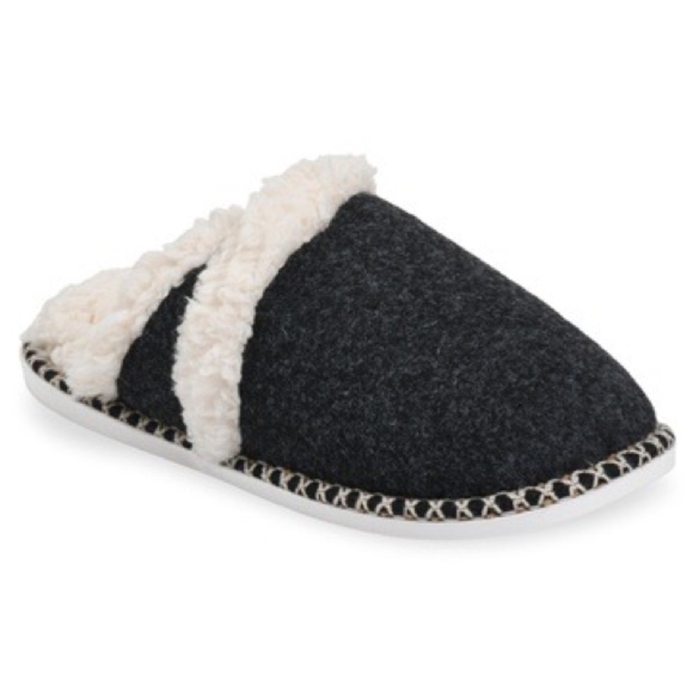 GAAHUU Women’s faux wool & shearling closed too slippers size Medium(7-8)